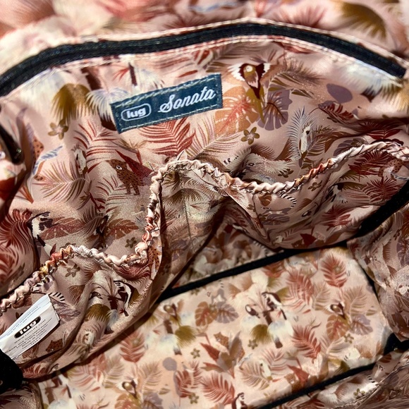 Lug - Sonata Convertible Tote    NWOT'S     Zebra Sand - Picture 12 of 15